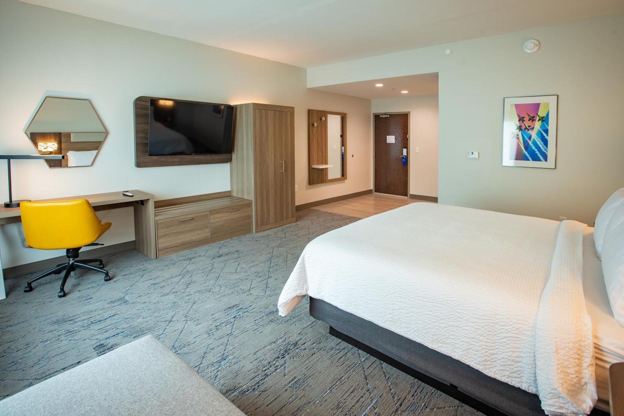Holiday Inn Express & Suites Pensacola Airport North - I-10 By Ihg Ferry Pass Buitenkant foto