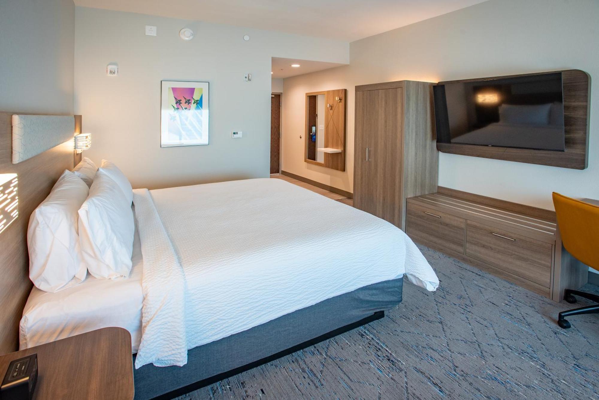 Holiday Inn Express & Suites Pensacola Airport North - I-10 By Ihg Ferry Pass Buitenkant foto