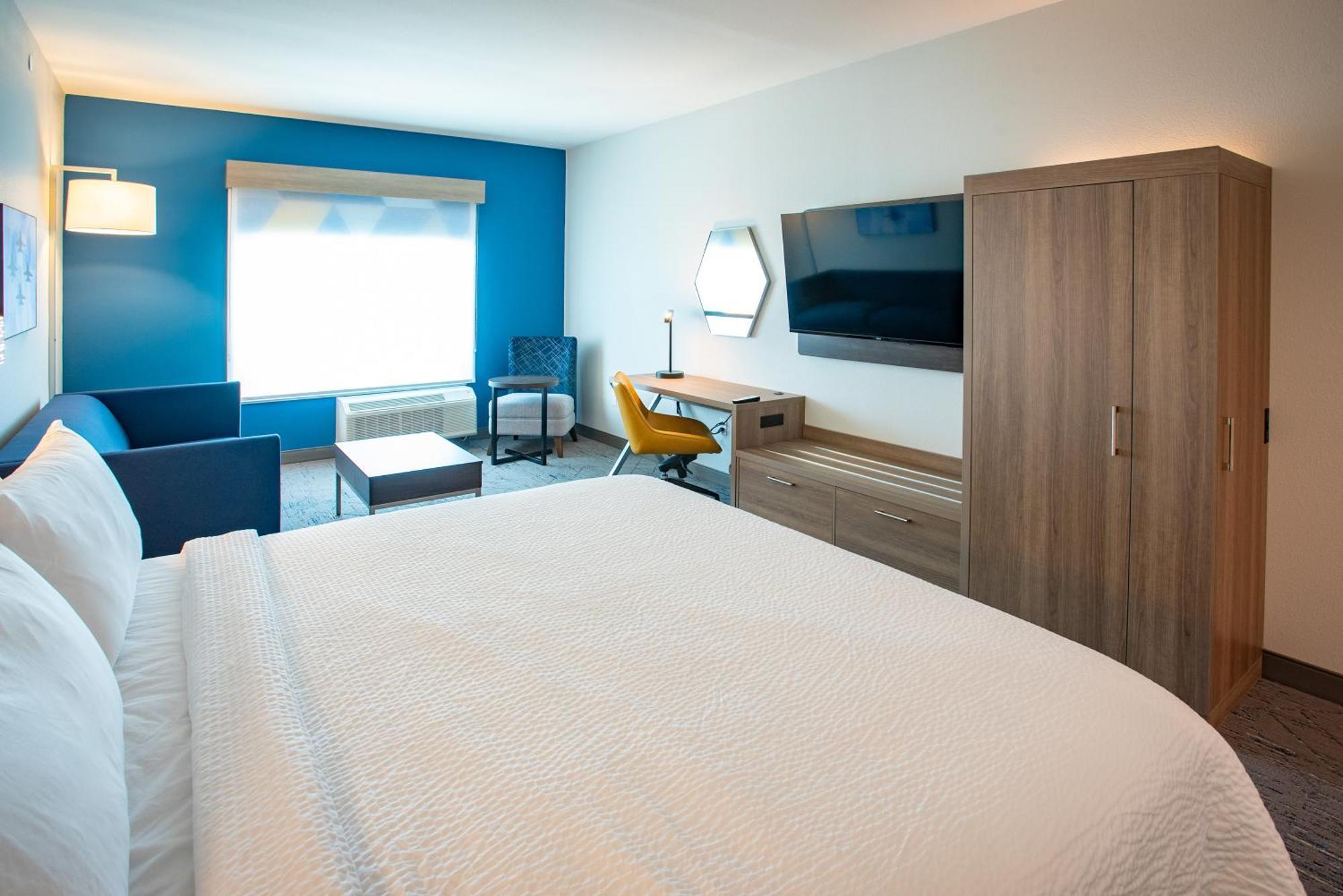 Holiday Inn Express & Suites Pensacola Airport North - I-10 By Ihg Ferry Pass Buitenkant foto