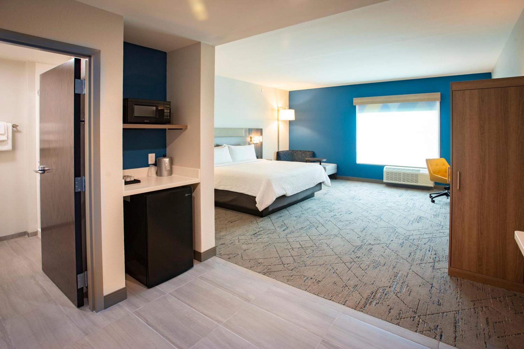 Holiday Inn Express & Suites Pensacola Airport North - I-10 By Ihg Ferry Pass Buitenkant foto