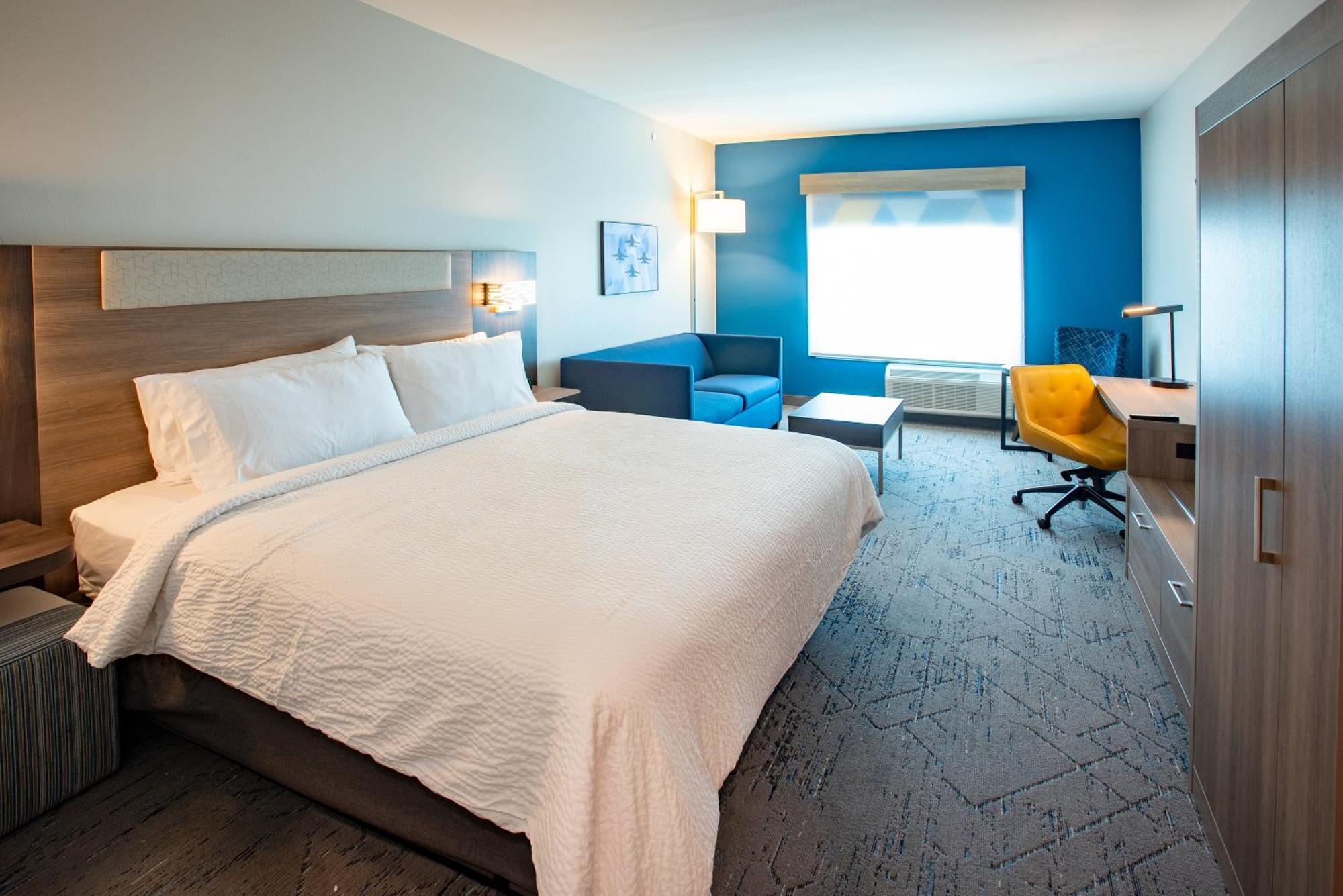 Holiday Inn Express & Suites Pensacola Airport North - I-10 By Ihg Ferry Pass Buitenkant foto